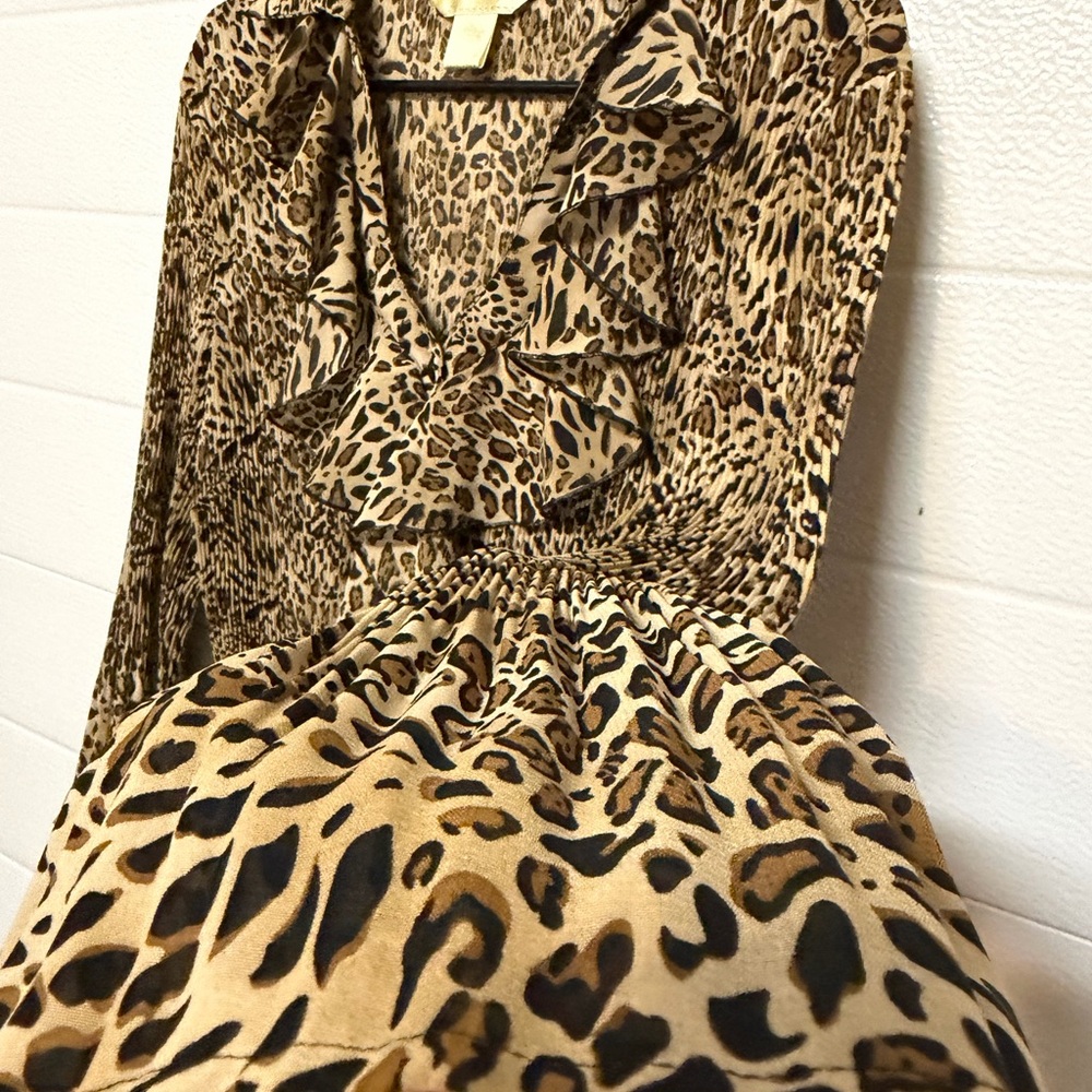 Leopard Print Ruffle Blouse - Picture 3 of 4